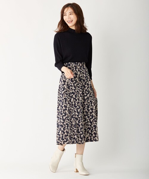 J.PRESS Ladies(J.プレス レディス)の「【洗える】ポリエステル ピーチサテンフラワープリント スカート(スカート・レディース・ネイビー系5・XS/S/XXS)」の6枚目の写真