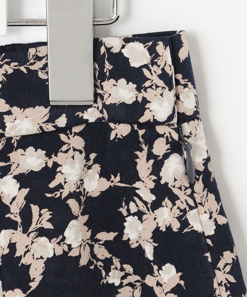 J.PRESS Ladies(J.プレス レディス)の「【洗える】ポリエステル ピーチサテンフラワープリント スカート(スカート・レディース・ネイビー系5・XS/S/XXS)」の16枚目の写真