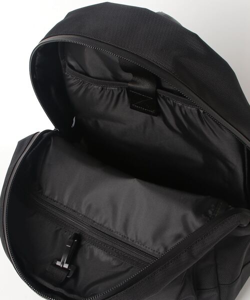 WEGO/NEWERALightPack