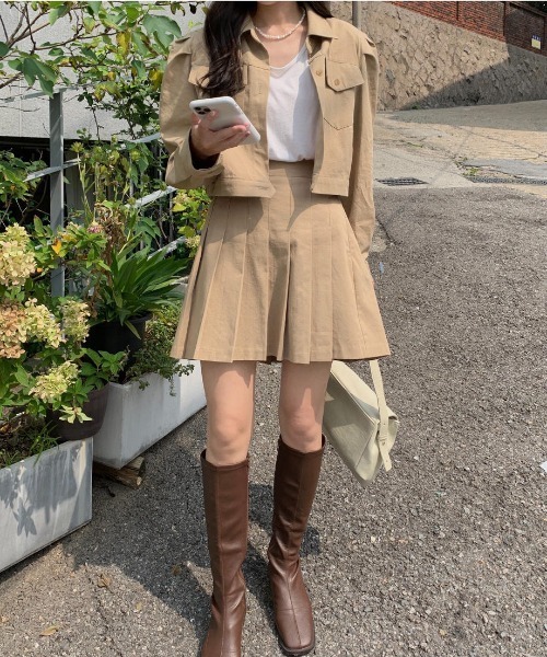 mood for a day（ムードフォーアデイ）の「precious skirt / プリーツミニスカート（スカート・レディース・ベージュ・FREE）」の4枚目の写真