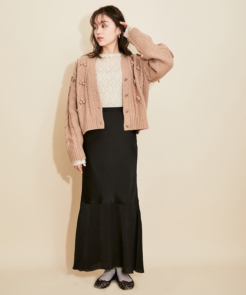 MADEMOISELLE ROPE'(マドモアゼル ロペ)の「<春まで使える>サテンマーメイドラインマキシスカート(スカート・レディース・ブラック/グレー/グリーン・38/36)」の4枚目の写真