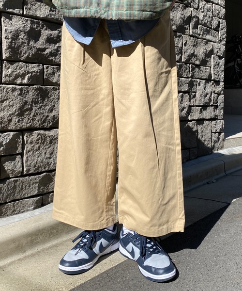 BROKEN BASE(ブロークンベース)の「ワイドチノパンツ(チノパンツ・メンズ・ホワイト/グリーン/ベージュ/ブラック・LARGE/MEDIUM/SMALL)」の20枚目の写真