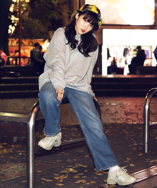 GILDAN(ギルダン)の「【ユニセックスで着用可能】 GILDAN / ギルダン USAオーバーサイズ ロングスリーブ スウェット トレーナー / 裏起毛(スウェット・レディース・ホワイト/ブラック/ネイビー/サンドベージュ/ヘザーグレー・SMALL/MEDIUM/LARGE/X-LARGE)」の11枚目の写真