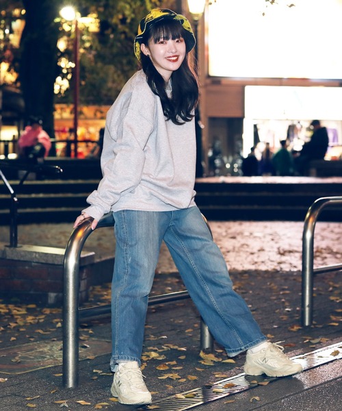 GILDAN(ギルダン)の「【ユニセックスで着用可能】 GILDAN / ギルダン USAオーバーサイズ ロングスリーブ スウェット トレーナー / 裏起毛(スウェット・レディース・ホワイト/ブラック/ネイビー/サンドベージュ/ヘザーグレー・SMALL/MEDIUM/LARGE/X-LARGE)」の12枚目の写真