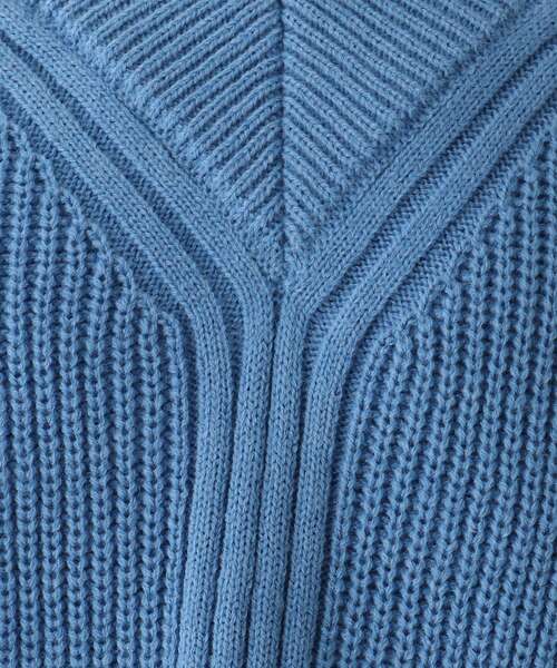 OPAQUE.CLIP（オペークドットクリップ）の「◆ミドルゲージ ワイドVネックニット（ニット/セーター・レディース・サンドベージュ/ホワイト系/ブルー・40/38）」の10枚目の写真