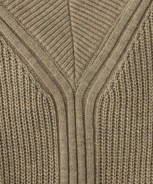 OPAQUE.CLIP（オペークドットクリップ）の「◆ミドルゲージ ワイドVネックニット（ニット/セーター・レディース・サンドベージュ/ホワイト系/ブルー・40/38）」の12枚目の写真