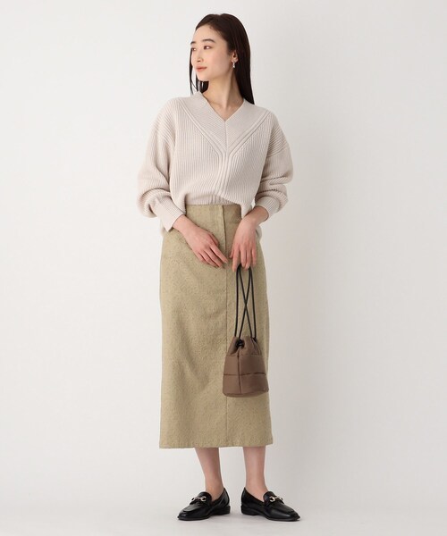 OPAQUE.CLIP（オペークドットクリップ）の「◆ミドルゲージ ワイドVネックニット（ニット/セーター・レディース・サンドベージュ/ホワイト系/ブルー・40/38）」の15枚目の写真