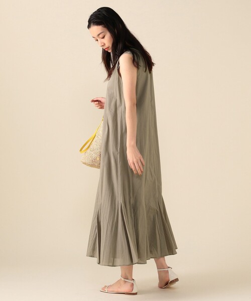 MARIHA(マリハ)の「MARIHA × Demi-Luxe BEAMS / 別注 夏の月影 ノースリーブドレス ソリッド(ワンピース・レディース・グレー・36/36S)」の16枚目の写真