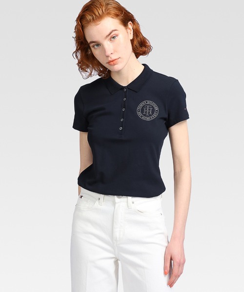 TOMMY HILFIGER(トミーヒルフィガー)の「クリスタルロゴポロシャツ(ポロシャツ・レディース・ホワイト/ネイビー・SMALL/MEDIUM/X-SMALL)」の2枚目の写真