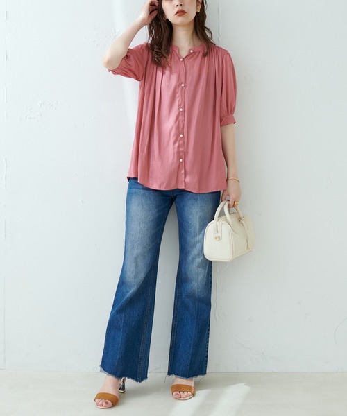 natural couture（ナチュラルクチュール）の「WEB限定カラー有り/とろみサテンパール釦5分袖ブラウス（シャツ/ブラウス・レディース・オフホワイト/ピンクベージュ/ピンク/ブルー/その他1/その他2・FREE）」の17枚目の写真