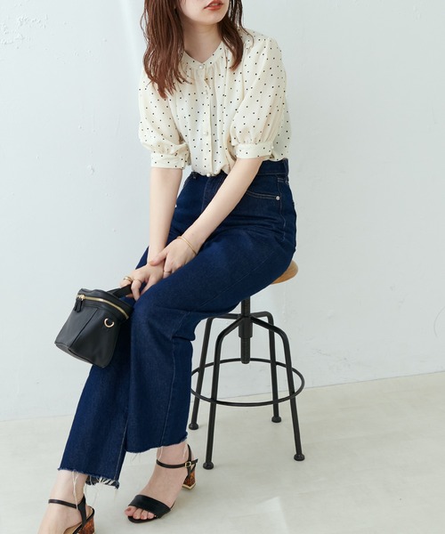 natural couture（ナチュラルクチュール）の「WEB限定カラー有り/とろみサテンパール釦5分袖ブラウス（シャツ/ブラウス・レディース・オフホワイト/ピンクベージュ/ピンク/ブルー/その他1/その他2・FREE）」の18枚目の写真