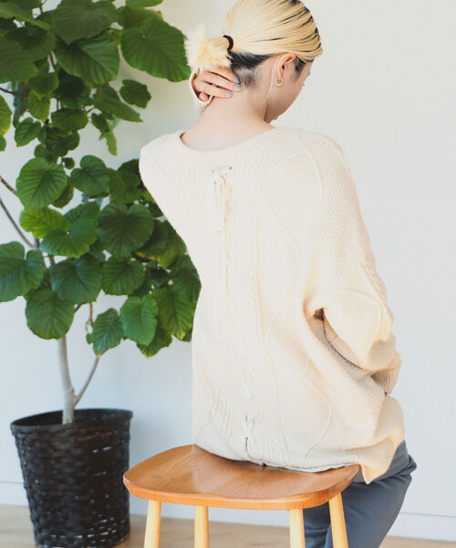 BeAMS DOT(ビームスドット)の「BeAMS DOT / レースアップ オーバーニット(ニット/セーター・レディース・グリーン系その他/ホワイト系その他5/ブラウン系その他5・FREE)」の18枚目の写真