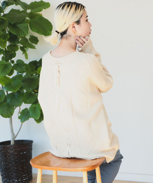 BeAMS DOT(ビームスドット)の「BeAMS DOT / レースアップ オーバーニット(ニット/セーター・レディース・グリーン系その他/ホワイト系その他5/ブラウン系その他5・FREE)」の8枚目の写真