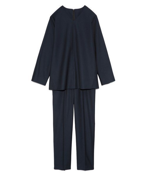 Malbon 黒 プルオーバーとパンツのセットアップ Malbon 黒 プルオーバーとパンツのセットアップ Malbonの夏に