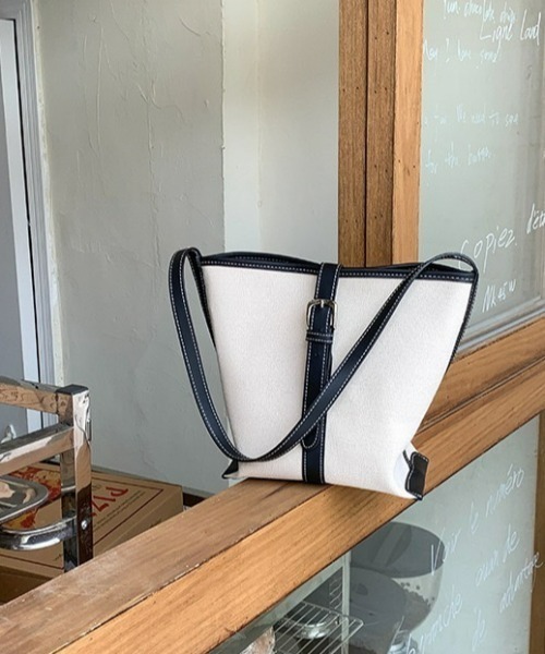 LAC-VERT（ラック・ヴェール）の「キャンバスベルトバッグ（トートバッグ・レディース・ブラック/ダークブラウン/ベージュ/ブラウン・FREE）」の13枚目の写真