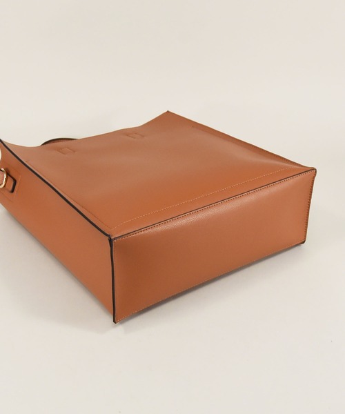 styiro（スタイロ）の「【A4サイズ収納可】 ソフトスクエアトートバッグ / 再入荷（ビジネスバッグ・レディース・ブラック/アイボリー/キャメル/ブラウン系その他/ベージュ系その他/シルバー・FREE）」の18枚目の写真