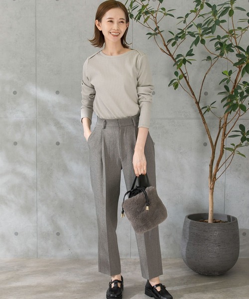 URBAN RESEARCH ROSSO WOMEN（アーバンリサーチ　ロッソ）の「タックテーパードパンツ（その他パンツ・レディース・チャコールグレー/ベージュ・38/36）」の6枚目の写真