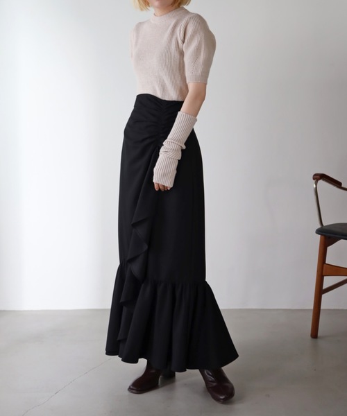 UNFIELD(アンフィールド)の「【2022A/W New Arrival】ラッフルフリルマーメイドスカート(スカート・レディース・ブラック・FREE)」の1枚目の写真