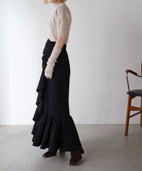 UNFIELD(アンフィールド)の「【2022A/W New Arrival】ラッフルフリルマーメイドスカート(スカート・レディース・ブラック・FREE)」の7枚目の写真