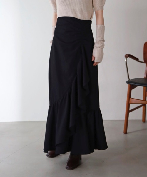 UNFIELD(アンフィールド)の「【2022A/W New Arrival】ラッフルフリルマーメイドスカート(スカート・レディース・ブラック・FREE)」の3枚目の写真