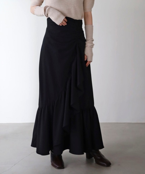 UNFIELD(アンフィールド)の「【2022A/W New Arrival】ラッフルフリルマーメイドスカート(スカート・レディース・ブラック・FREE)」の2枚目の写真