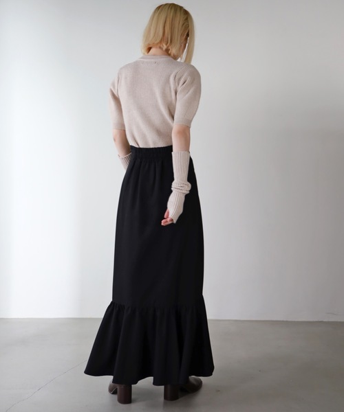UNFIELD(アンフィールド)の「【2022A/W New Arrival】ラッフルフリルマーメイドスカート(スカート・レディース・ブラック・FREE)」の5枚目の写真