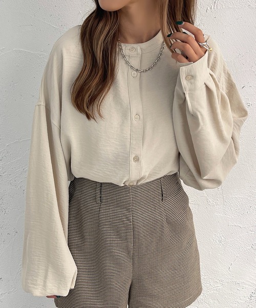 apres jour mignon(アプレジュールミニョン)の「袖ボリュームバンドカラーシャツ【ZOZOTOWN限定アイテム】(シャツ/ブラウス・レディース・オフホワイト/ブラック/アイボリー・フリー/X-LARGE)」の7枚目の写真