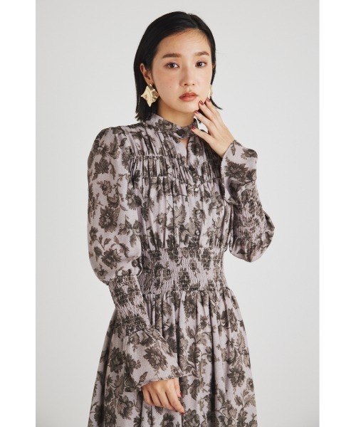 rienda（リエンダ）の「グレイズフラワーギャザーフレアワンピース（ワンピース・レディース・ベージュ系その他/グリーン系その他/ブラック系その他/ライトブラウン/ブラック・SMALL/MEDIUM）」の6枚目の写真