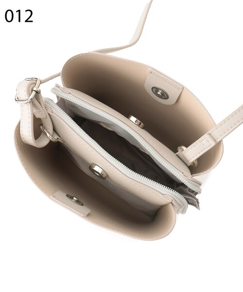 SHOO・LA・RUE（シューラルー）の「◆【軽量】ふわっと軽い3層ショルダーバッグ（ショルダーバッグ・レディース・シルバー/ダークグリーン/グレー/ブラック/ピンク系/サンドベージュ・00）」の12枚目の写真