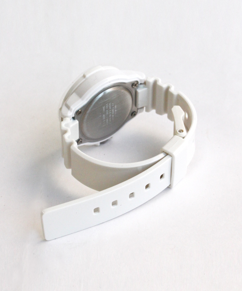 Chico（チコ）の「【CASIO】 DIVERS ウォッチ（アナログ腕時計・レディース・ホワイト/ブラック・FREE）」の3枚目の写真