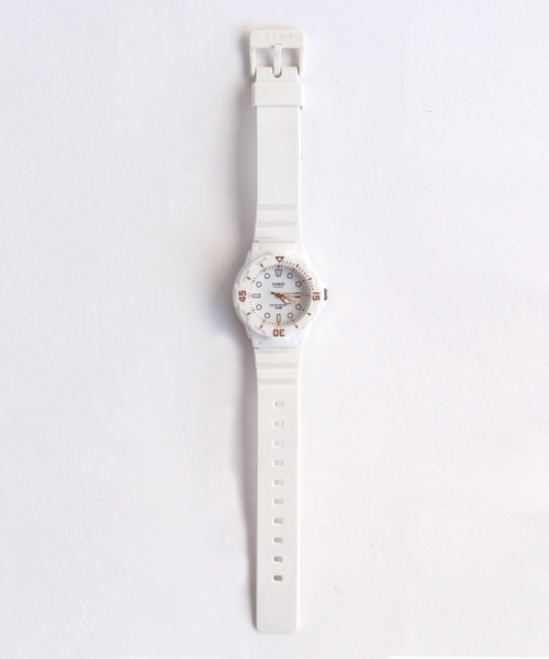 Chico（チコ）の「【CASIO】 DIVERS ウォッチ（アナログ腕時計・レディース・ホワイト/ブラック・FREE）」の4枚目の写真