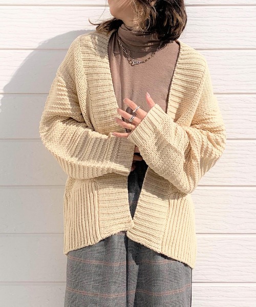 Q（キュー）の「ざっくりニットカーデ（カーディガン/ボレロ・レディース・ベージュ/ブラウン・MEDIUM）」の13枚目の写真