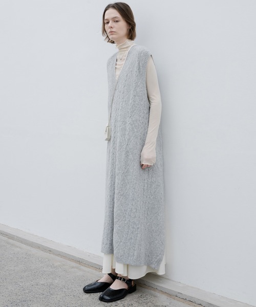 EKCOOKIES（イーケークッキーズ）の「【 EKCOOKIES 】バックオープンケーブル編みロングニットベストワンピース（ニット/セーター・レディース・杢グレー・M）」の21枚目の写真