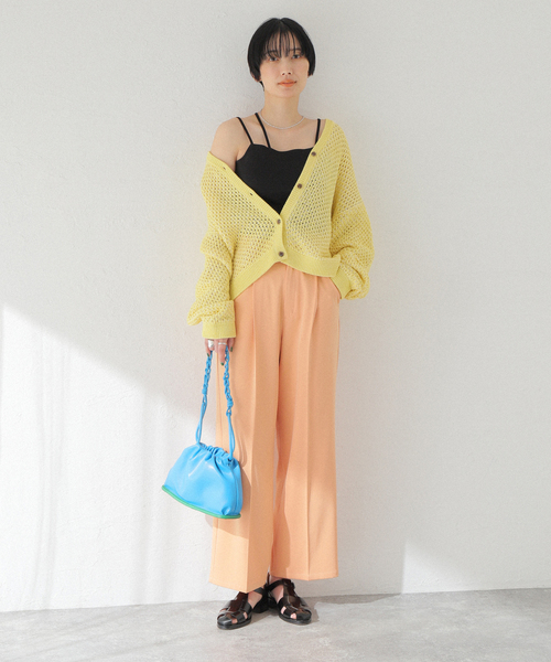 JOINT WORKS（ジョイントワークス）の「【COMMRE/コムル】アシメストラップ カップ付きキャミ（キャミソール・レディース・ホワイト/ブラック・FREE）」の4枚目の写真