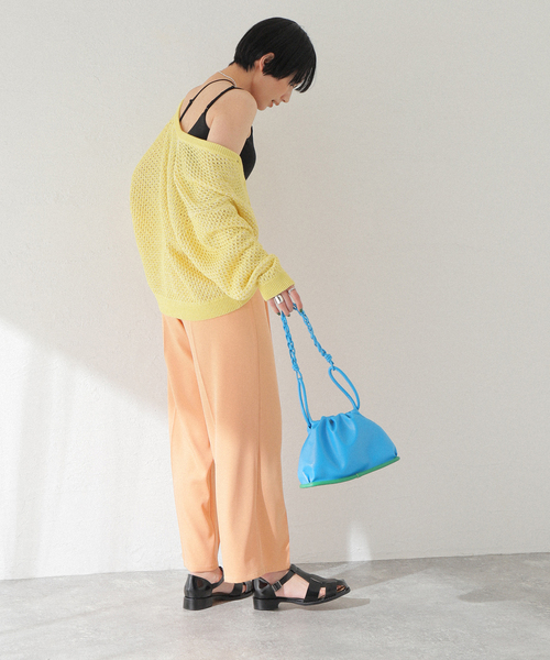 JOINT WORKS（ジョイントワークス）の「【COMMRE/コムル】アシメストラップ カップ付きキャミ（キャミソール・レディース・ホワイト/ブラック・FREE）」の6枚目の写真