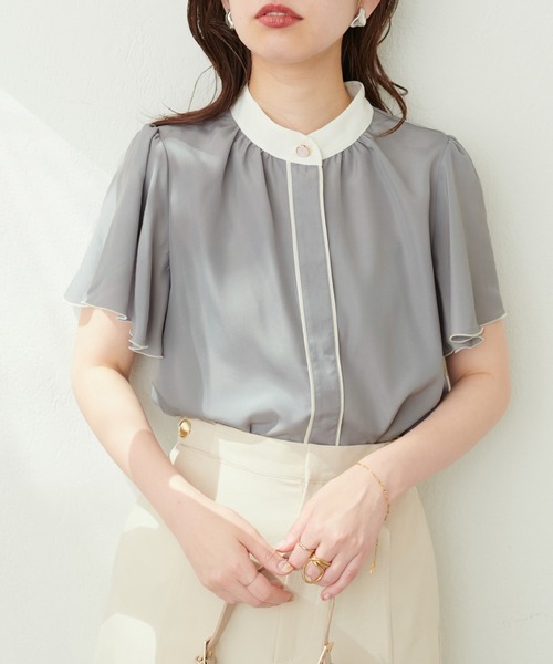 natural couture(ナチュラルクチュール)の「デザイン釦配色フレア袖ブラウス(シャツ/ブラウス・レディース・サックスブルー/グリーン/オフホワイト/ブルー/モカ/ネイビー・FREE)」の5枚目の写真