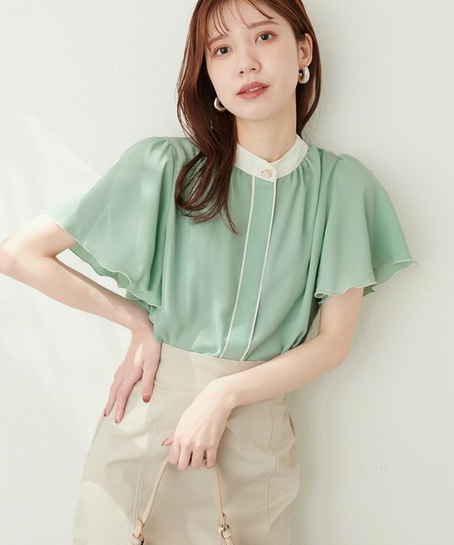natural couture(ナチュラルクチュール)の「デザイン釦配色フレア袖ブラウス(シャツ/ブラウス・レディース・サックスブルー/グリーン/オフホワイト/ブルー/モカ/ネイビー・FREE)」の3枚目の写真