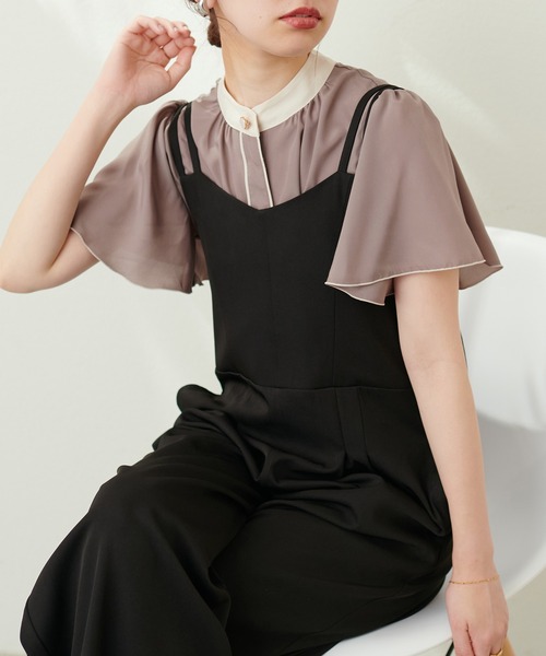 natural couture(ナチュラルクチュール)の「デザイン釦配色フレア袖ブラウス(シャツ/ブラウス・レディース・サックスブルー/グリーン/オフホワイト/ブルー/モカ/ネイビー・FREE)」の1枚目の写真