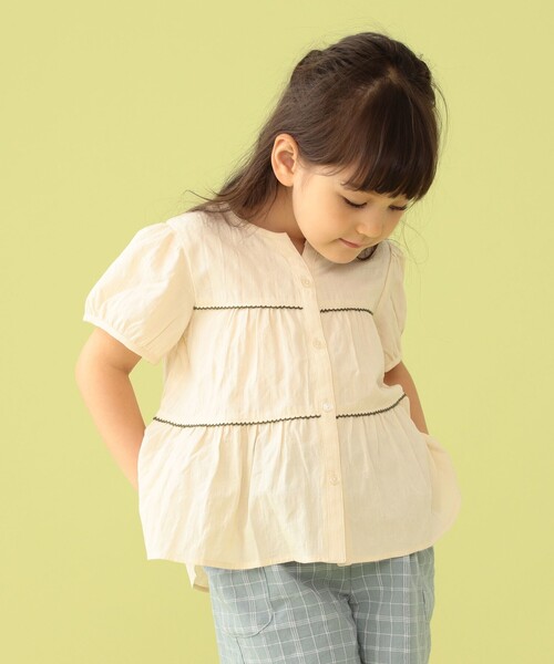 BEAMS mini(ビームスミニ)の「BEAMS mini / ドット ティアード ブラウス 23SS(90~150㎝)(シャツ/ブラウス・キッズ・オフホワイト/レッド系その他・90/100/110/120/130/140/150)」の1枚目の写真