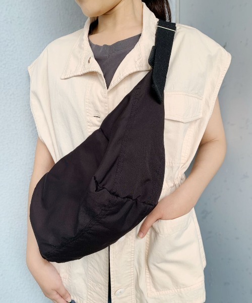 DIAVEL（ディアベル）の「2WAYキャンバスショルダーバッグ（ショルダーバッグ・レディース・アイボリー/ブラック・F）」の2枚目の写真