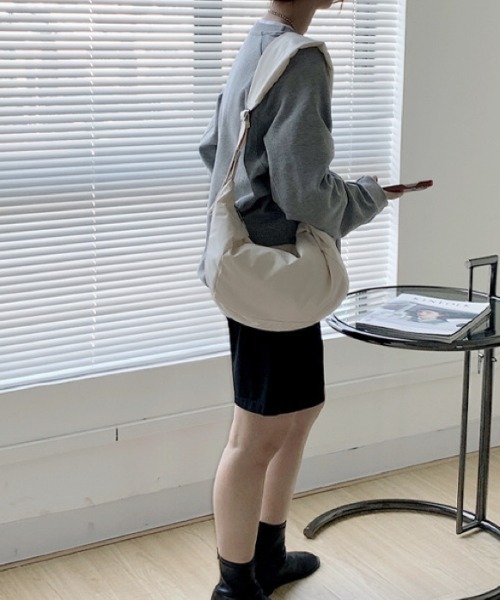 DIAVEL（ディアベル）の「2WAYキャンバスショルダーバッグ（ショルダーバッグ・レディース・アイボリー/ブラック・F）」の11枚目の写真