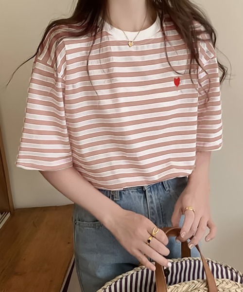 Girly Doll(ガーリードール)の「ハートのロゴがポイント。クルーネックカラーボーダーTシャツ(Tシャツ/カットソー・レディース・ブラック/イエロー/レッド/グリーン/ライトピンク/ブラウン/ミント/ネイビー/グレー/ライトイエロー/ライトベージュ/ライトブルー・F)」の11枚目の写真