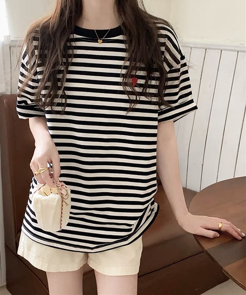 Girly Doll(ガーリードール)の「ハートのロゴがポイント。クルーネックカラーボーダーTシャツ(Tシャツ/カットソー・レディース・ブラック/イエロー/レッド/グリーン/ライトピンク/ブラウン/ミント/ネイビー/グレー/ライトイエロー/ライトベージュ/ライトブルー・F)」の20枚目の写真