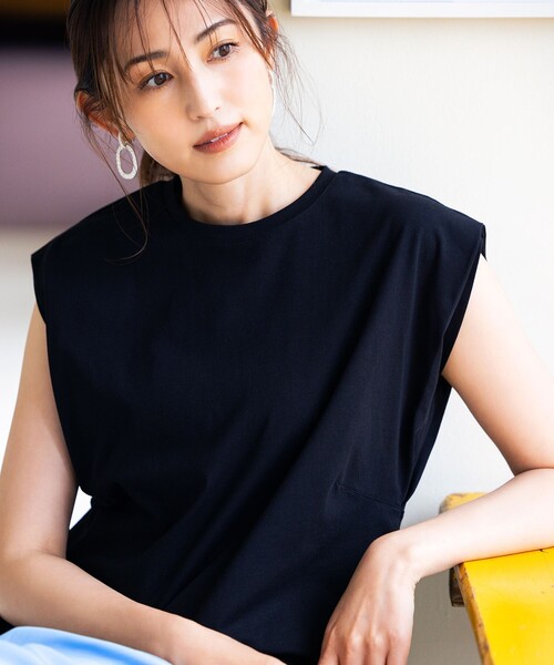 組曲(クミキョク)の「【洗える】バックパールフレアカットソー(Tシャツ/カットソー・レディース・ベージュ系/アイボリー系/ブラック系・3/2)」の17枚目の写真