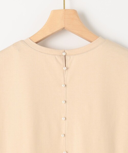 組曲(クミキョク)の「【洗える】バックパールフレアカットソー(Tシャツ/カットソー・レディース・ベージュ系/アイボリー系/ブラック系・3/2)」の6枚目の写真