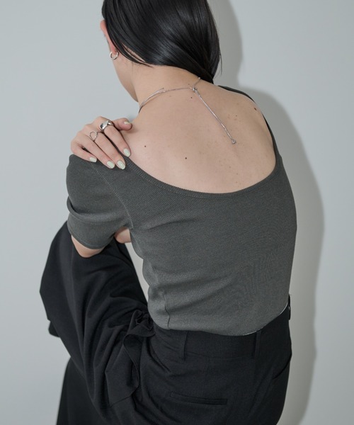 Aunt Marie's（アントマリーズ）の「カップ付バックオープンリブハーフスリーブトップス（Tシャツ/カットソー・レディース・ホワイト/ブラック/チャコールグレー・FREE）」の3枚目の写真