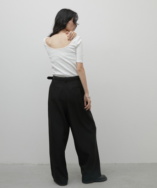 セール】カップ付バックオープンリブハーフスリーブトップス（Tシャツ