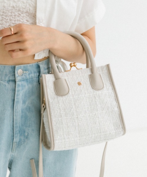 OLIVE des OLIVE（オリーブデオリーブ）の「2023AW　エンブレム付きがま口インバッグ 1032120010（ショルダーバッグ・レディース・ブラック/ホワイト/アイボリー・FREE）」の9枚目の写真