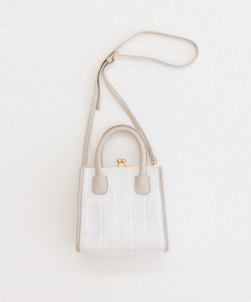 OLIVE des OLIVE（オリーブデオリーブ）の「2023AW　エンブレム付きがま口インバッグ 1032120010（ショルダーバッグ・レディース・ブラック/ホワイト/アイボリー・FREE）」の12枚目の写真