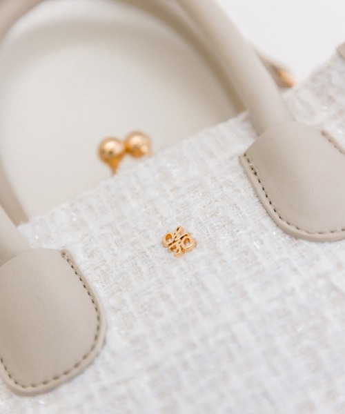 OLIVE des OLIVE（オリーブデオリーブ）の「2023AW　エンブレム付きがま口インバッグ 1032120010（ショルダーバッグ・レディース・ブラック/ホワイト/アイボリー・FREE）」の14枚目の写真